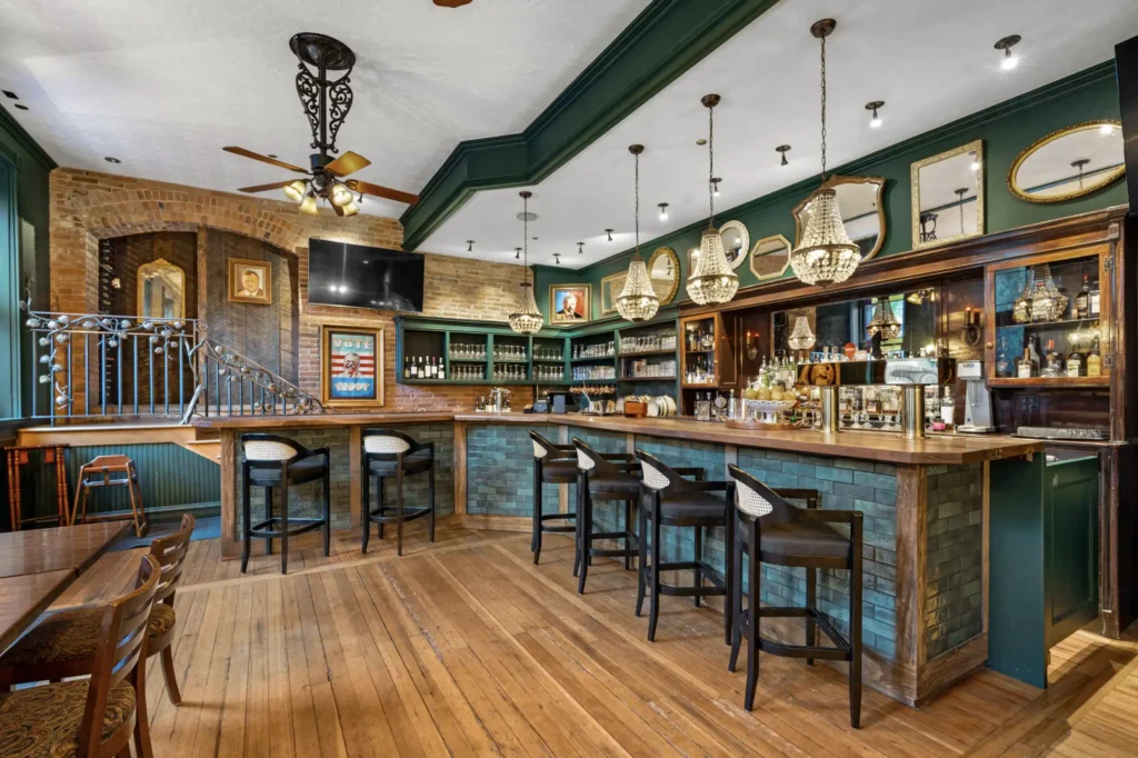 BEAUMONT_HOTEL_INTERIOR_STILL_PHOTO-by-VIEWLIO-45_OPTIMIZED - Beaumont Hotel