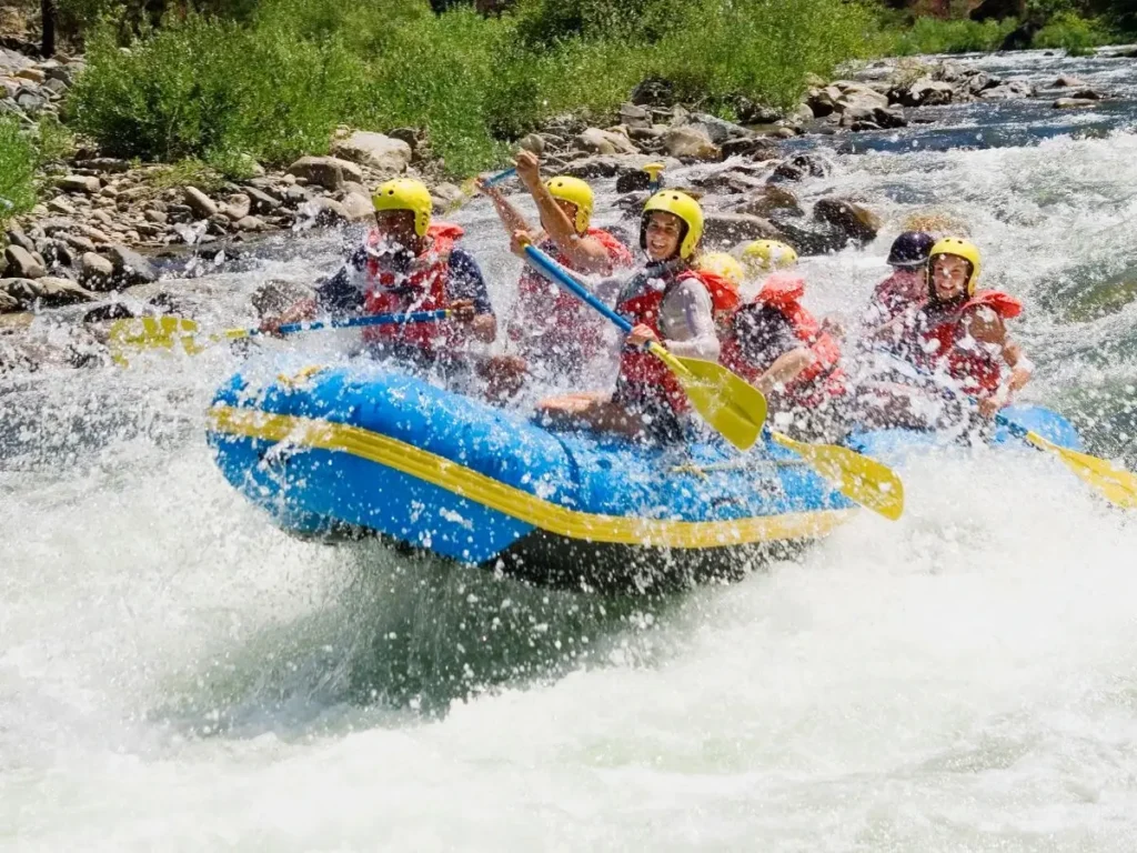 Whitewater-Rafting - Beaumont Hotel Whitewater Rafting