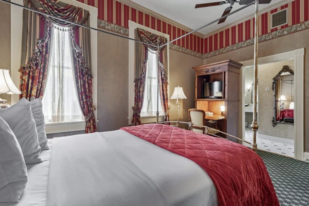 BEAUMONT_HOTEL_INTERIOR_STILL_PHOTO-by-VIEWLIO-167_OPTIMIZED - Beaumont Hotel